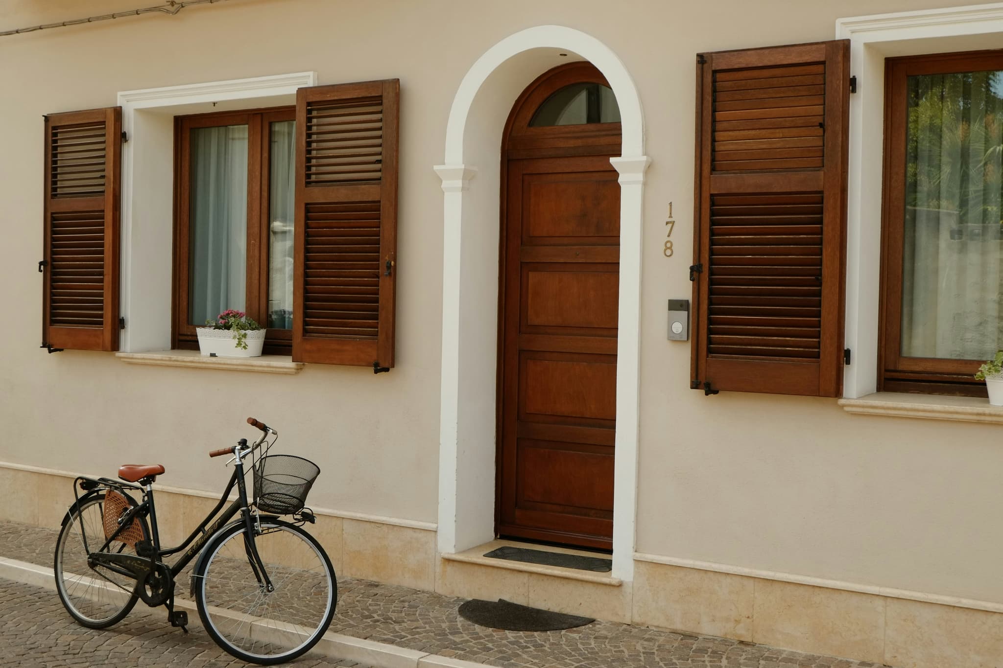 Window & Door